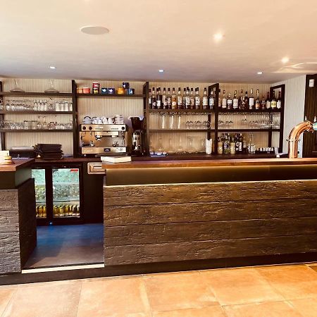 Hotel Restaurant De La Marne パンポル エクステリア 写真