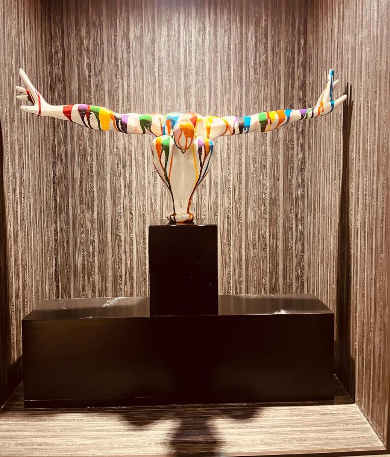 Hotel Restaurant De La Marne パンポル エクステリア 写真