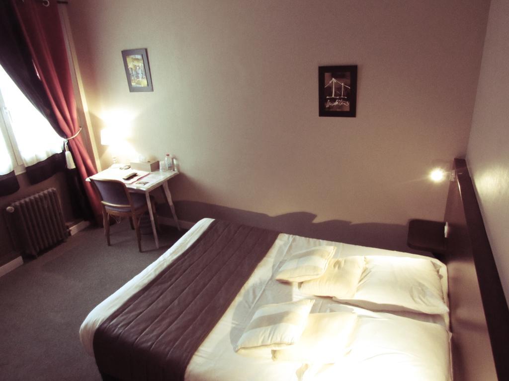 Hotel Restaurant De La Marne パンポル エクステリア 写真