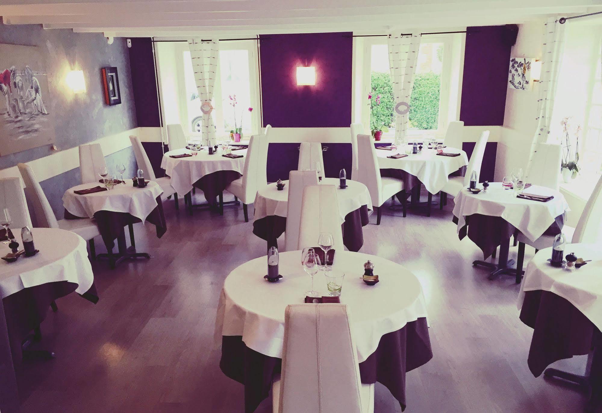 Hotel Restaurant De La Marne パンポル エクステリア 写真