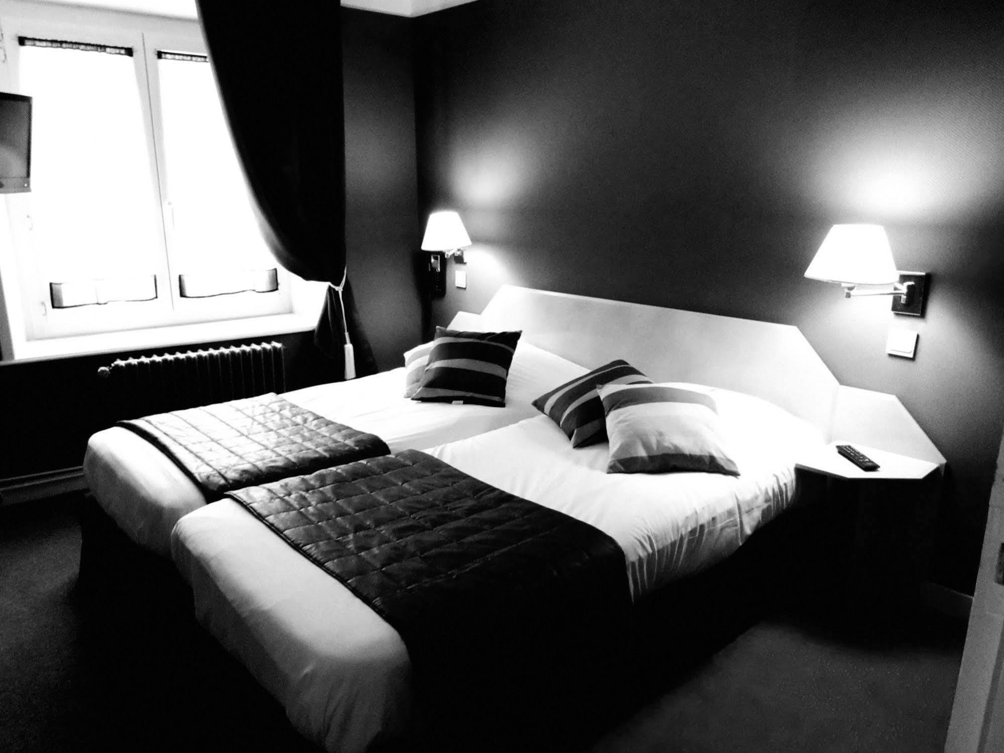 Hotel Restaurant De La Marne パンポル エクステリア 写真