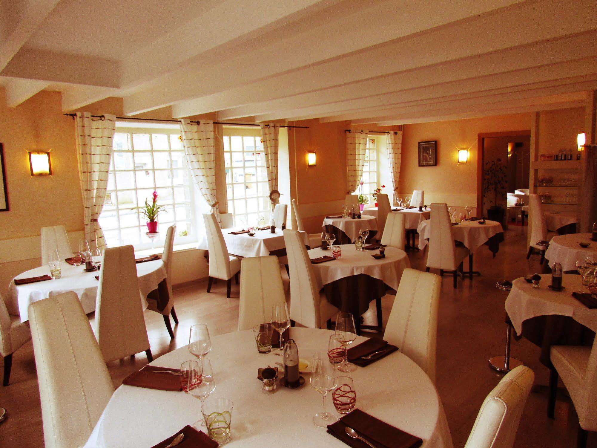 Hotel Restaurant De La Marne パンポル エクステリア 写真