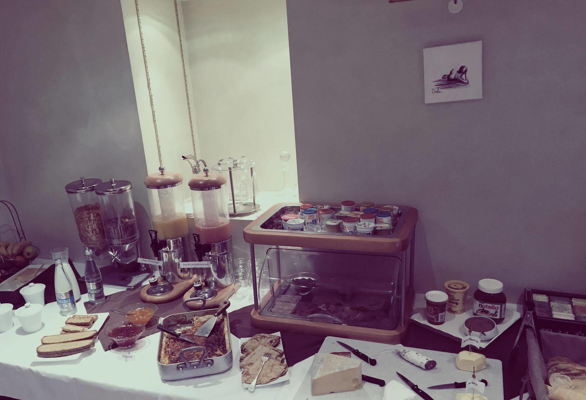 Hotel Restaurant De La Marne パンポル エクステリア 写真